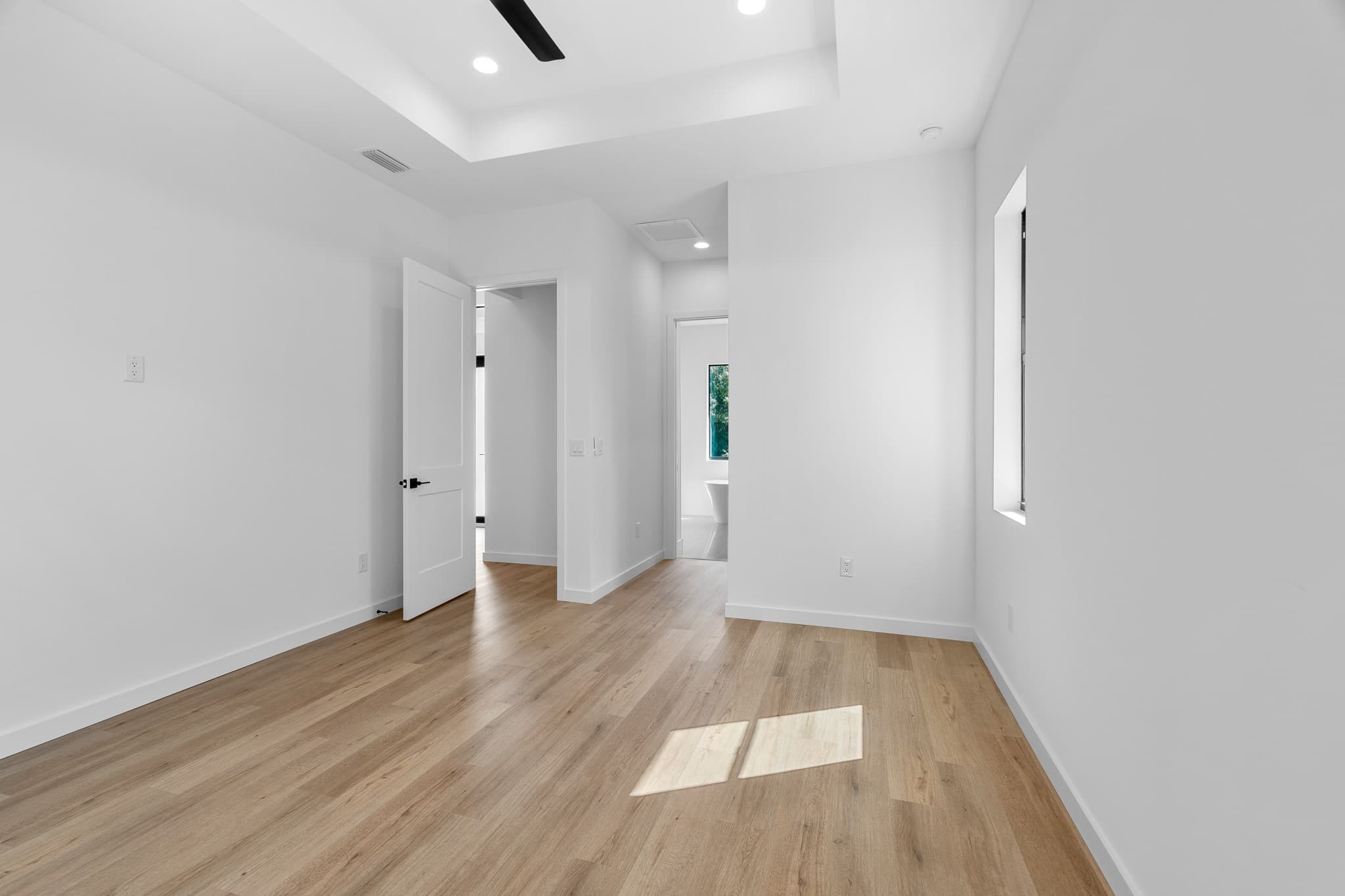 Bedroom — closet